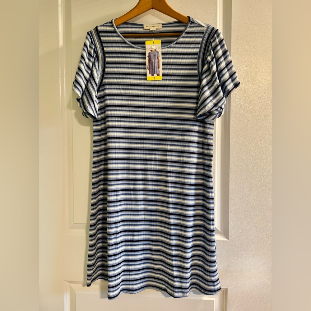✨ 2 for $22 Sale Eligible! ✨ NWT! Striped Blue and White Dress-Size Small